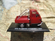 images/productimages/small/50 Cross Country - 1994 rood Piaggio 1;32 model.jpg